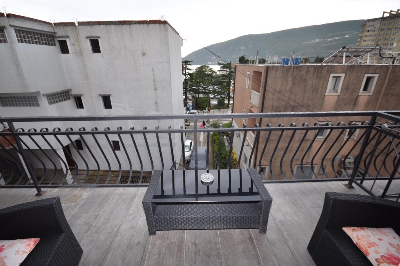 Apartamento Julija 1 Igalo Exterior foto