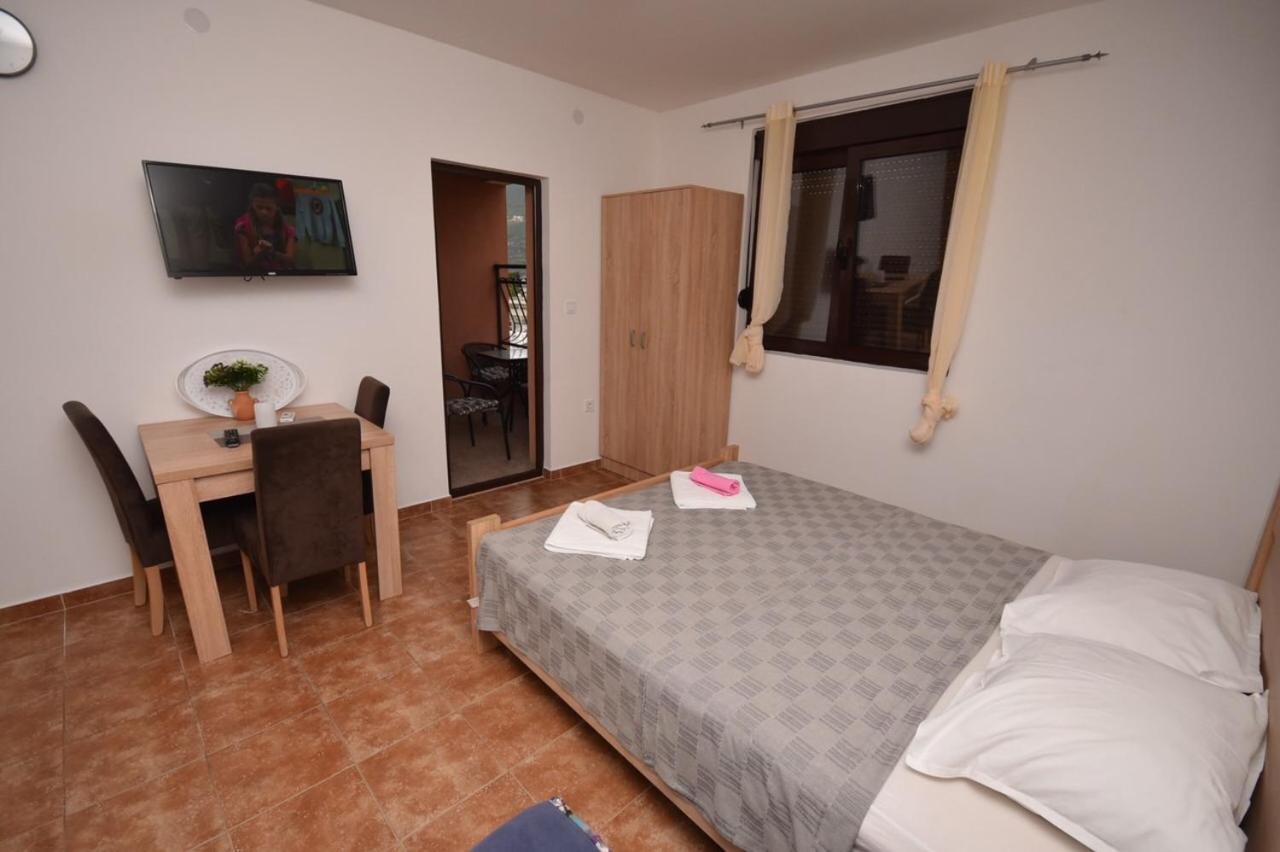 Apartamento Julija 1 Igalo Exterior foto